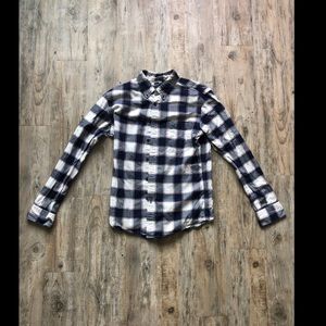 Uniqlo long sleeve plaid button down